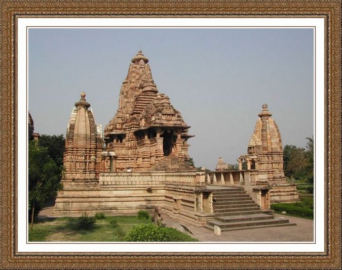 khajuraho-Lakshmana_Temple